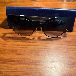Women’s Fendi sunglasses Black